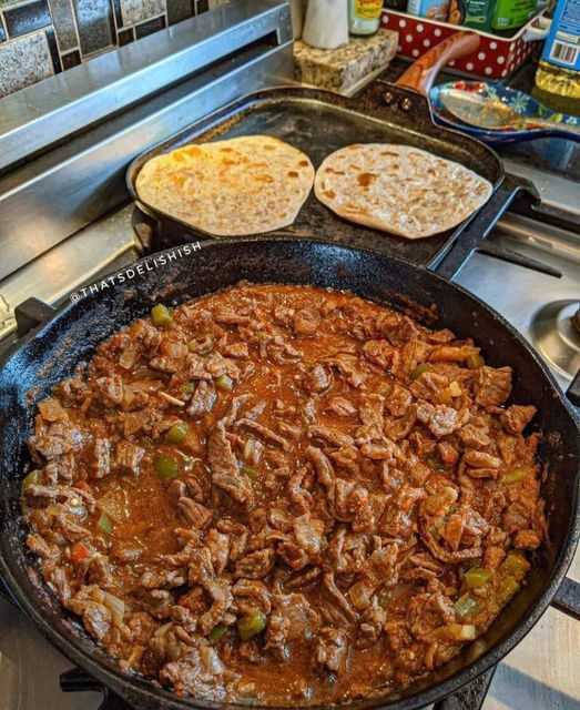 Carne Guisada with floor tortillas