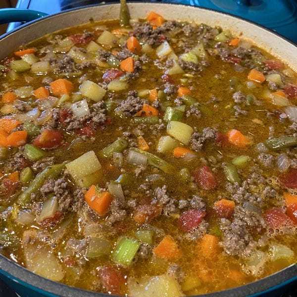 Grandaddy’s One-Pot Beef And Macaroni Soup