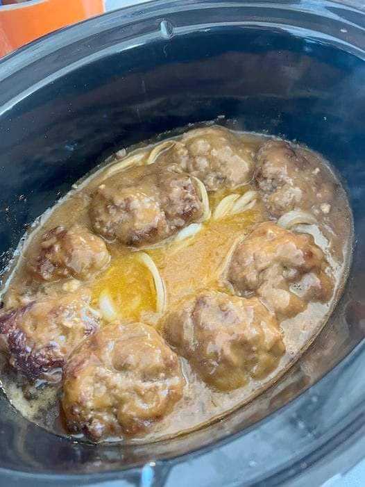 SLOW COOKER SALISBURY STEAK