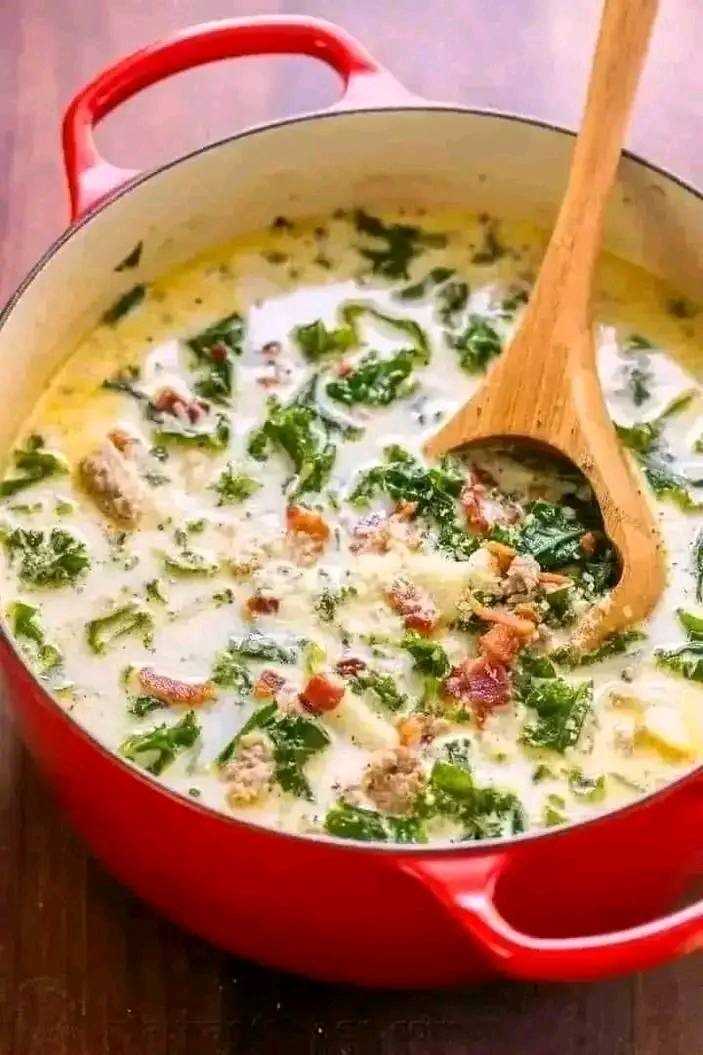 Homemade Zuppa Toscana is loaded with Italian sausage, bacon, kale and potatoes