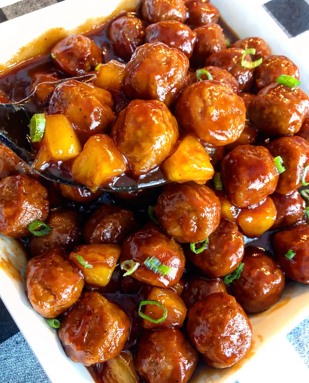 Slow Cooker Pineapple Barbecue Meatballs