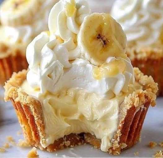 THE DELIGHTFUL WORLD OF BANANA CREAM PIE CUPCAKES