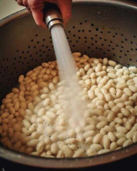 Lady Shows Off Brilliant Technique to Take the Gas Out of Beans