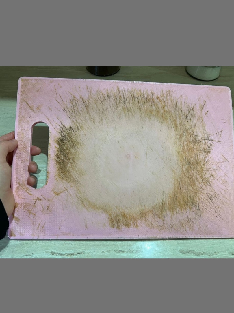 How to Keep Your Plastic Cutting Board Clean and Safe – A No-Nonsense Guide to a Germ-Free Kitchen 🍗🧼🔪