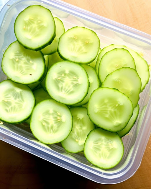 How to Keep Cut Vegetables and Lettuce Crisp for Days